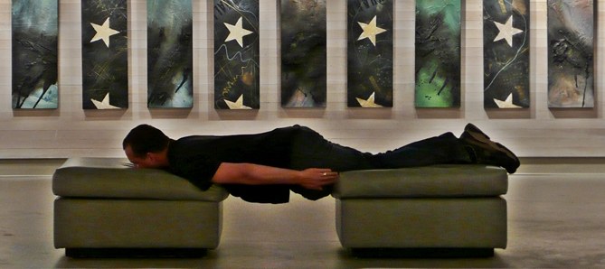 Planking_at_an_art_gallery_opening_2